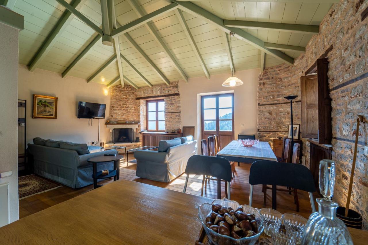 Maisonette Korfes-Κορφές-Μ Δύο Αυτόνομοι Όρoφοι Της Βίλας Κορφές Για Οικογένειες Και Μικρές Παρέες Karpenisi Luaran gambar
