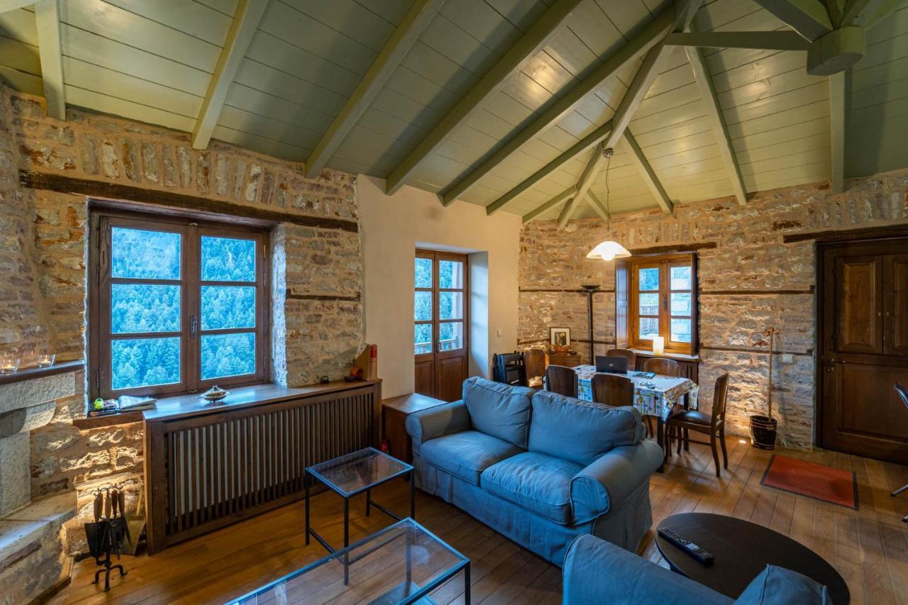 Maisonette Korfes-Κορφές-Μ Δύο Αυτόνομοι Όρoφοι Της Βίλας Κορφές Για Οικογένειες Και Μικρές Παρέες Karpenisi Luaran gambar