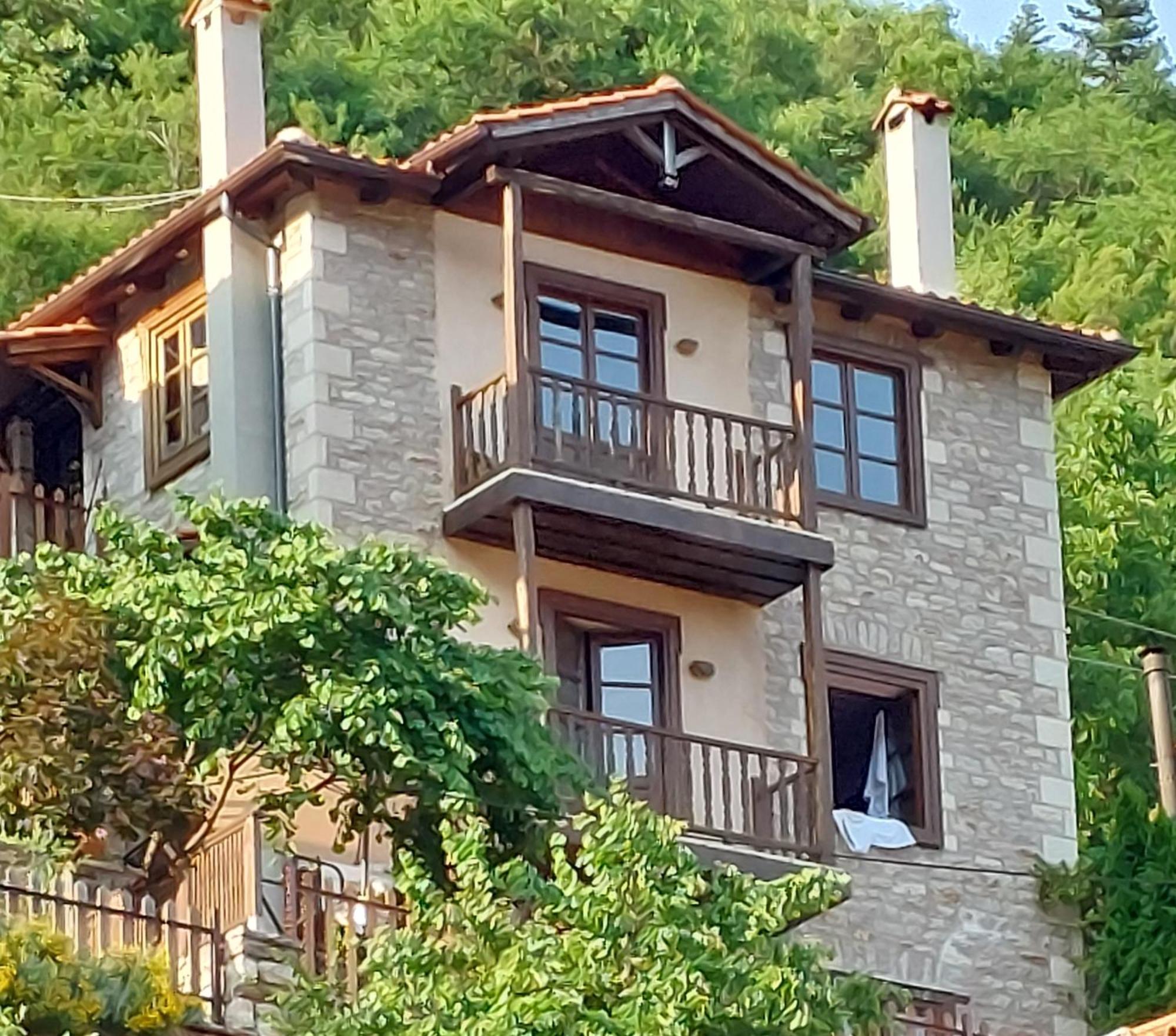 Maisonette Korfes-Κορφές-Μ Δύο Αυτόνομοι Όρoφοι Της Βίλας Κορφές Για Οικογένειες Και Μικρές Παρέες Karpenisi Luaran gambar